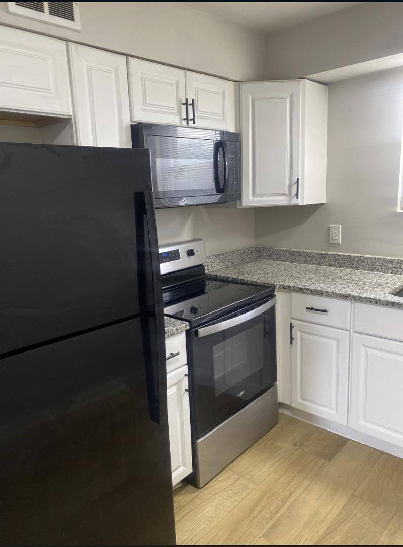 Apartment for rent at 1414 E #B, Columbus, OH 43206