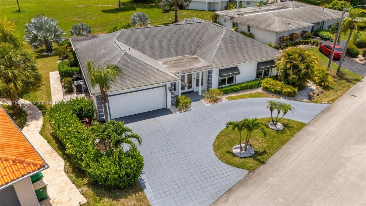 House for rent at 4902 N Travelers Palm Lane, Fort Lauderdale, FL 33319