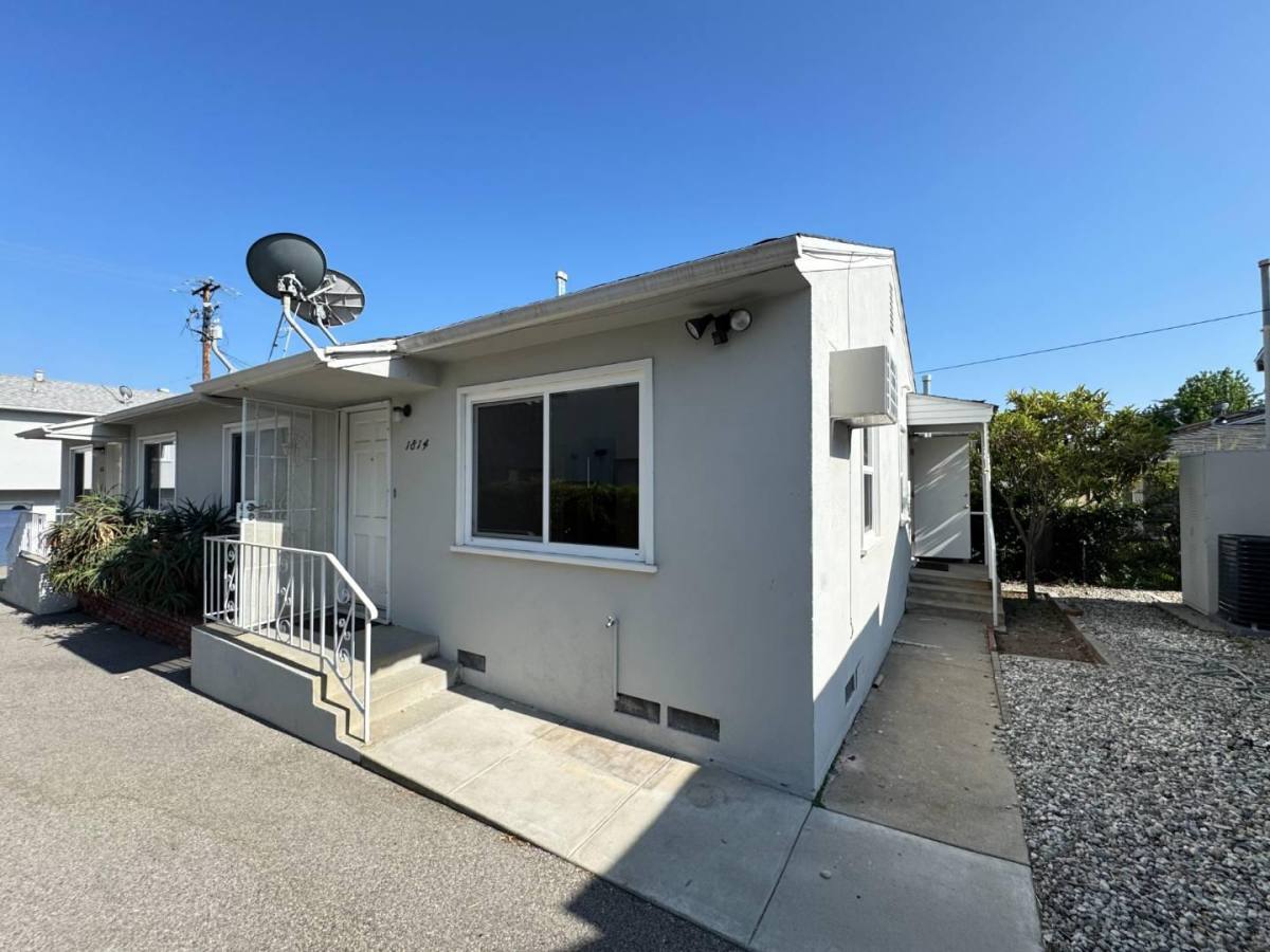 House for rent at 1814 N Allen Ave, Pasadena, CA 91104