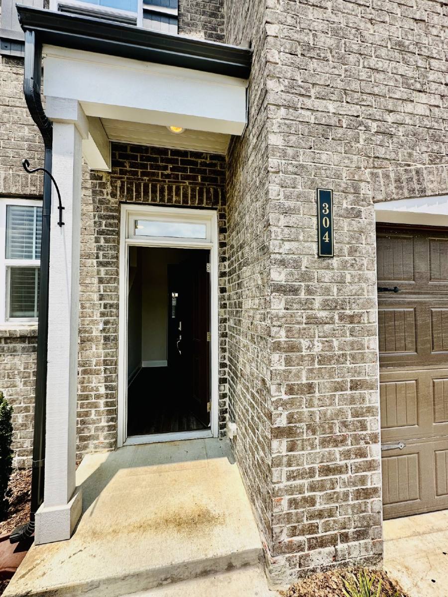 Townhouse for rent at 304 Cheval Dr, Gallatin, TN 37066