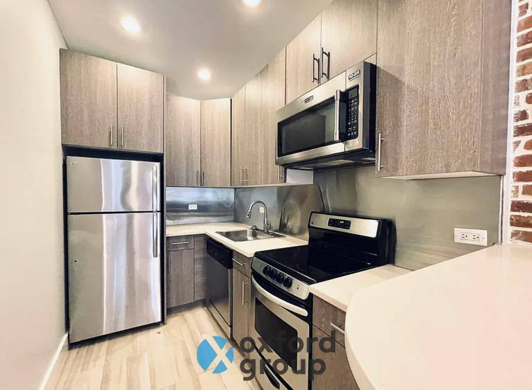 Apartment for rent at 340 E 52nd St #5T, New York, NY 10022