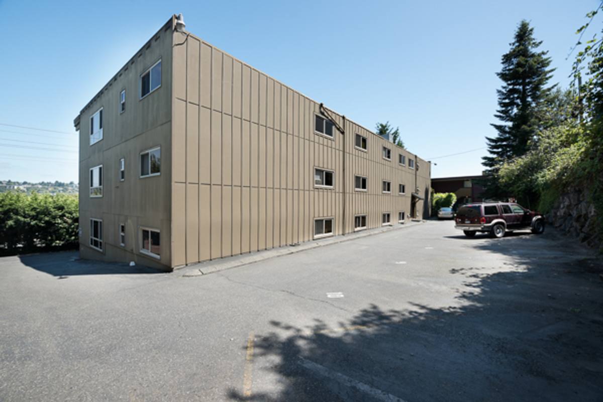 Apartment for rent at 831 W Nickerson St #1, Seattle, WA 98119