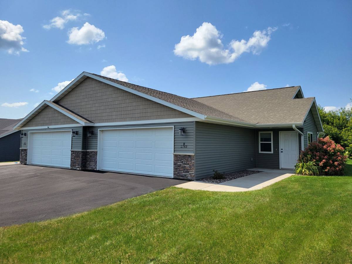 Apartment for rent at 2749 Ridgewood St, Menomonie, WI 54751