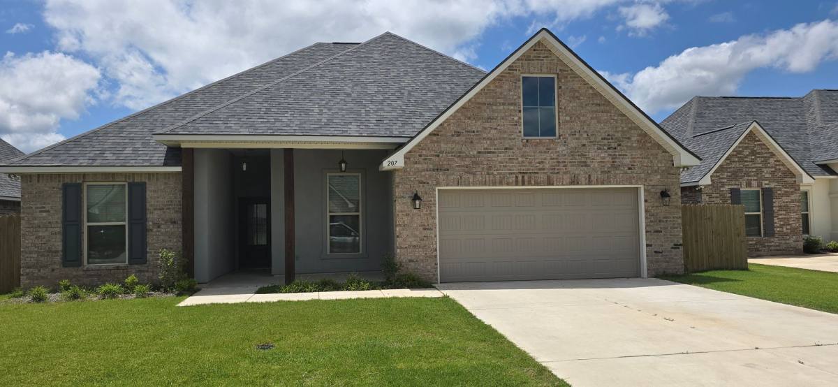 House for rent at 207 St Edmunds Way, Bossier City, LA 71111