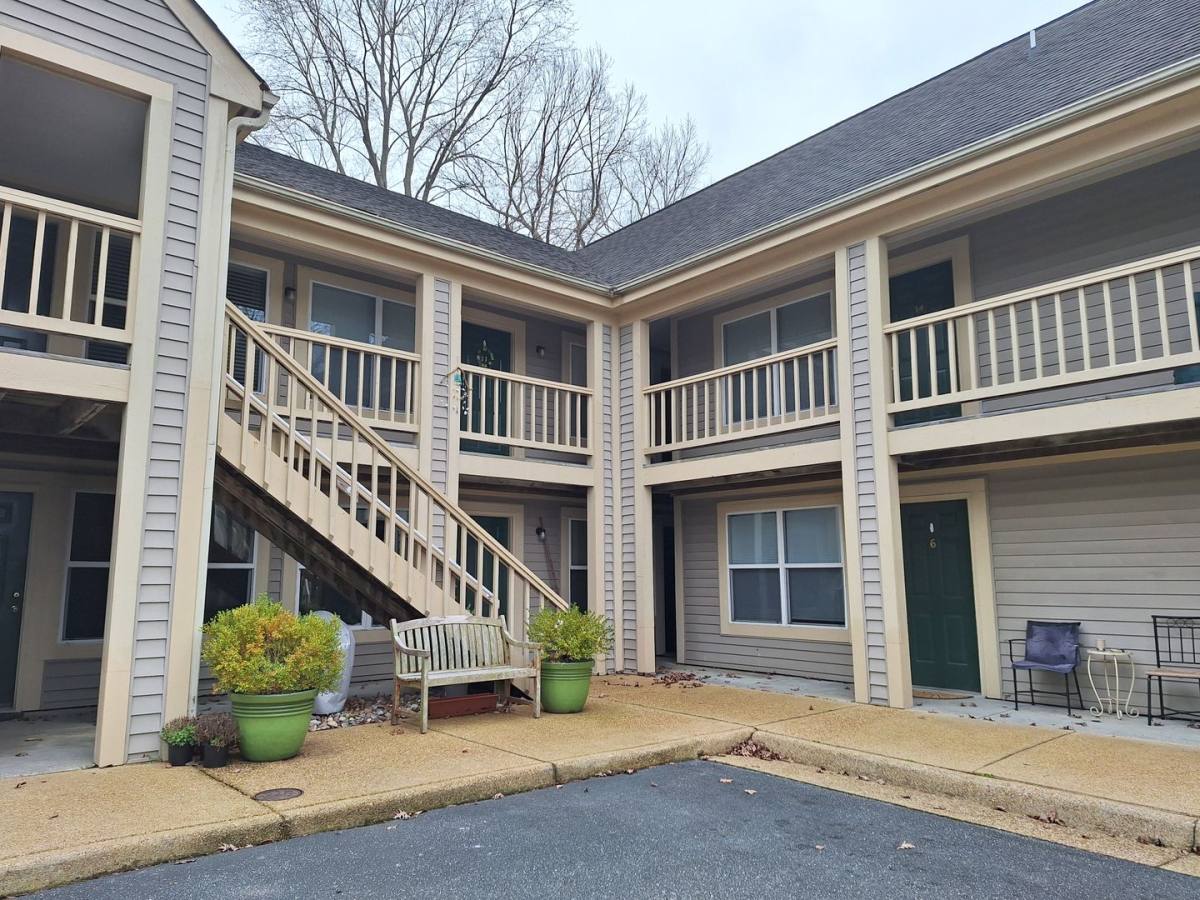 Apartment for rent at 752 McGuire Place, Newport News, VA 23601