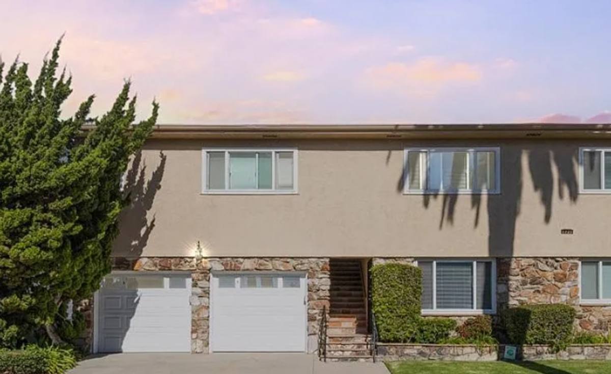 Apartment for rent at 1721 E Appleton St, Long Beach, CA 90802