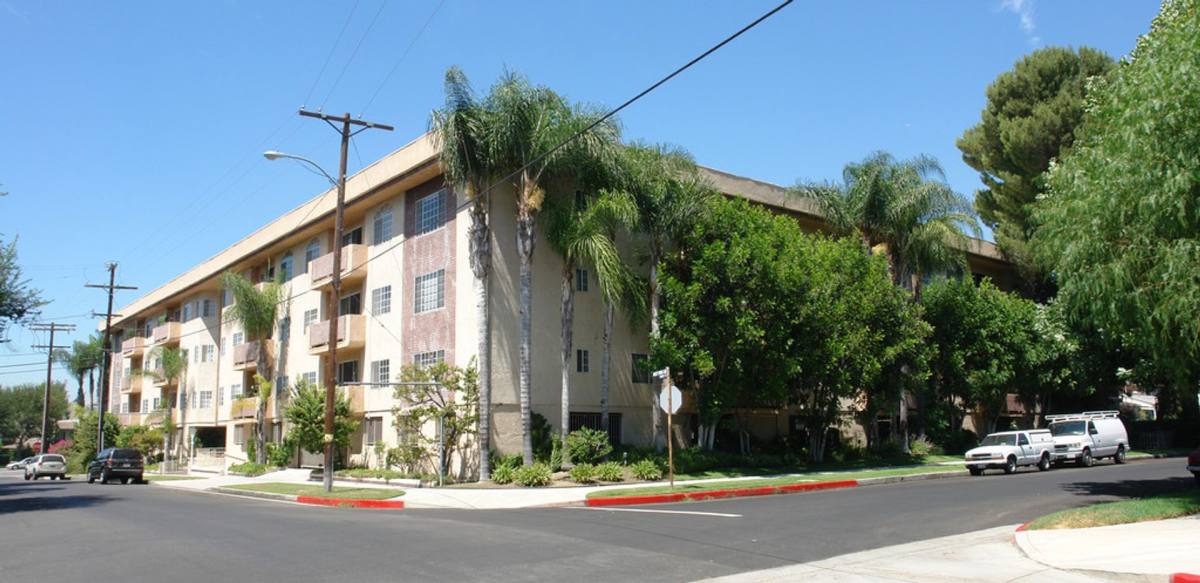 Apartment for rent at 11641 Valley Spring Lane #210, Studio City, CA 91604
