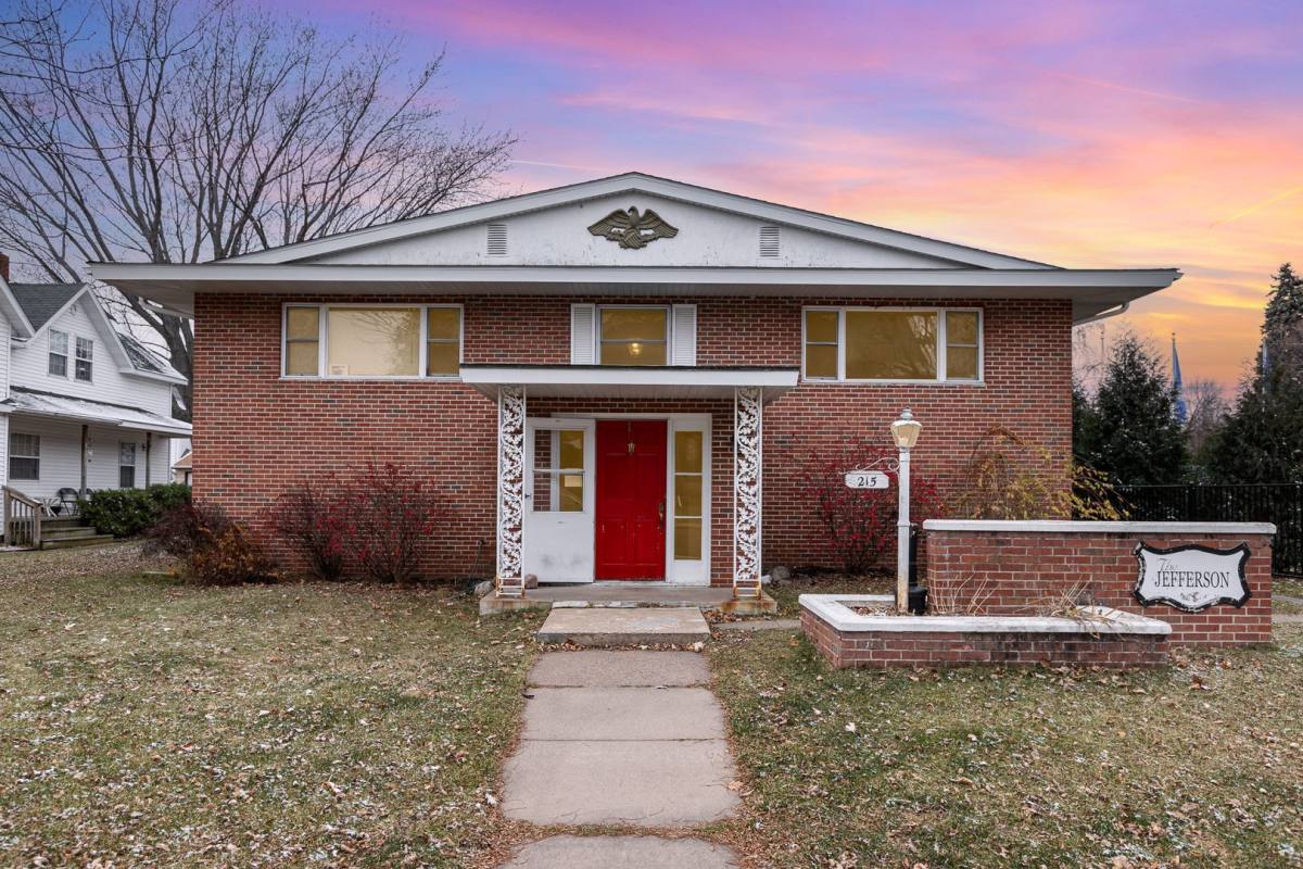 Apartment for rent at 215 Birch St S, Cambridge, MN 55008