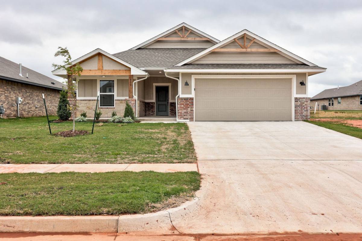 House for rent at 560 Hackberry Lane, Washington, OK 73093