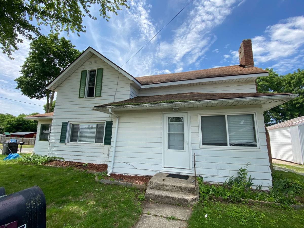 Apartment for rent at 68037 Franklin St, Goshen, IN 46528
