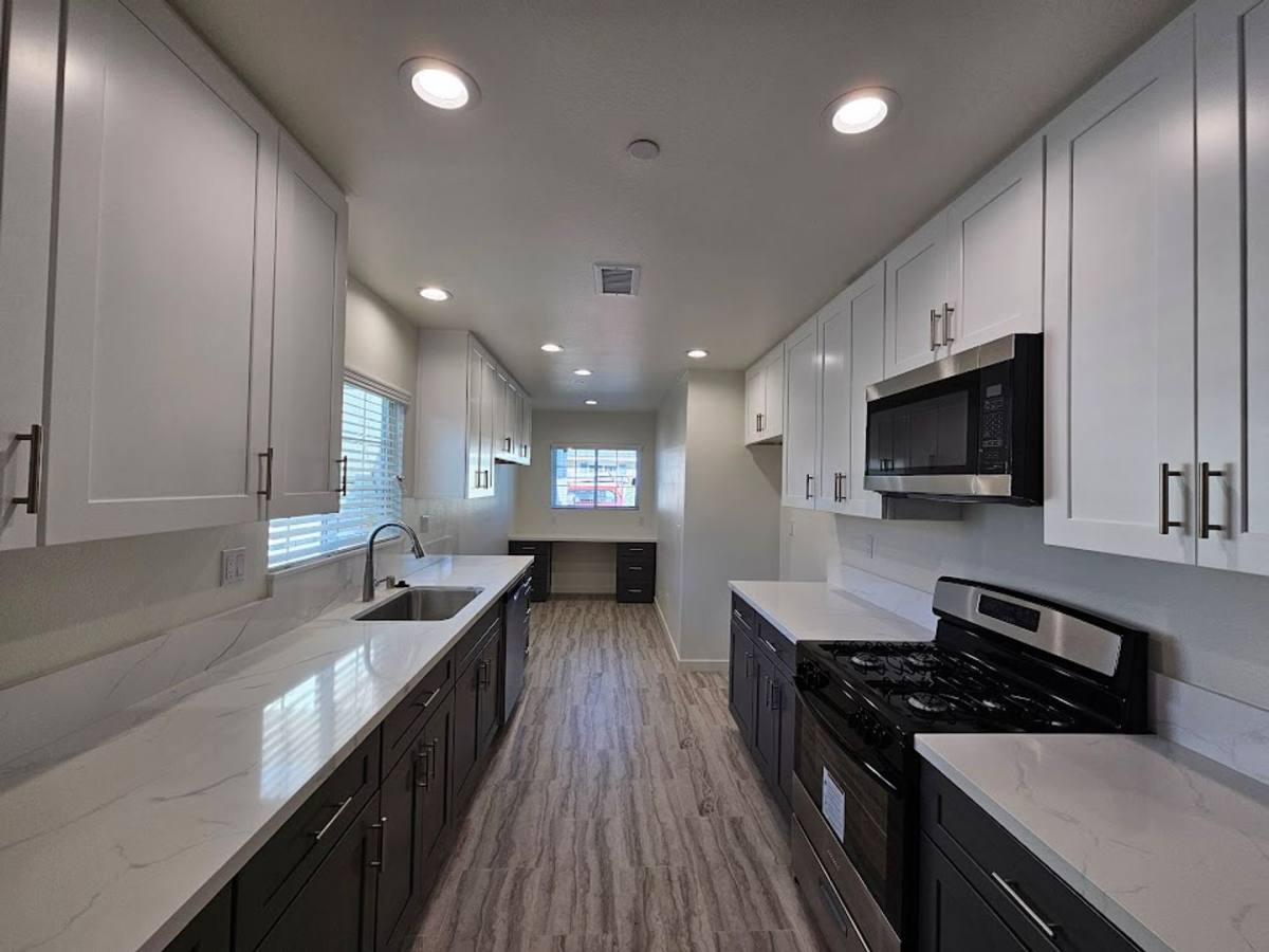 Apartment for rent at 1451 W Almond Ave, Orange, CA 92868