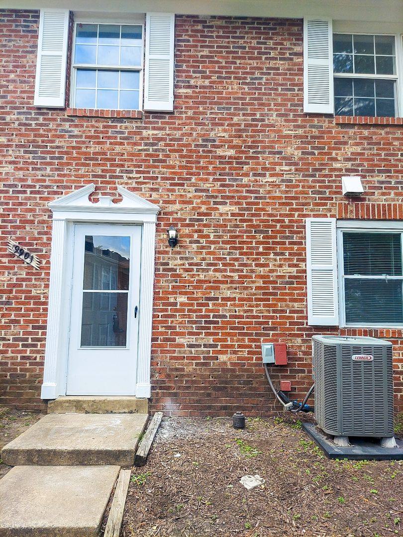 Townhouse for rent at 9901 Hagel Circle, Lorton, VA 22079