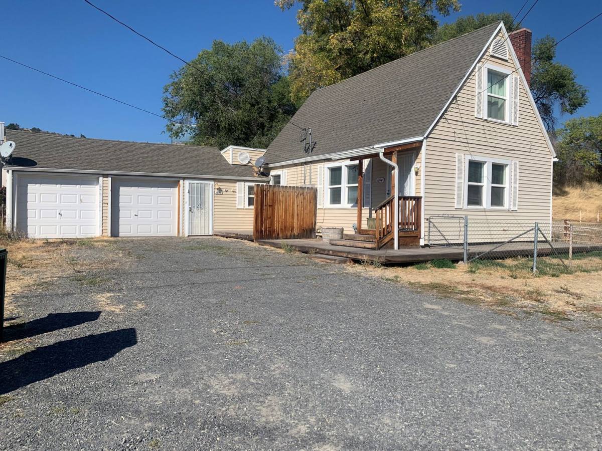 Apartment for rent at 1744 Laurel St, Klamath Falls, OR 97601