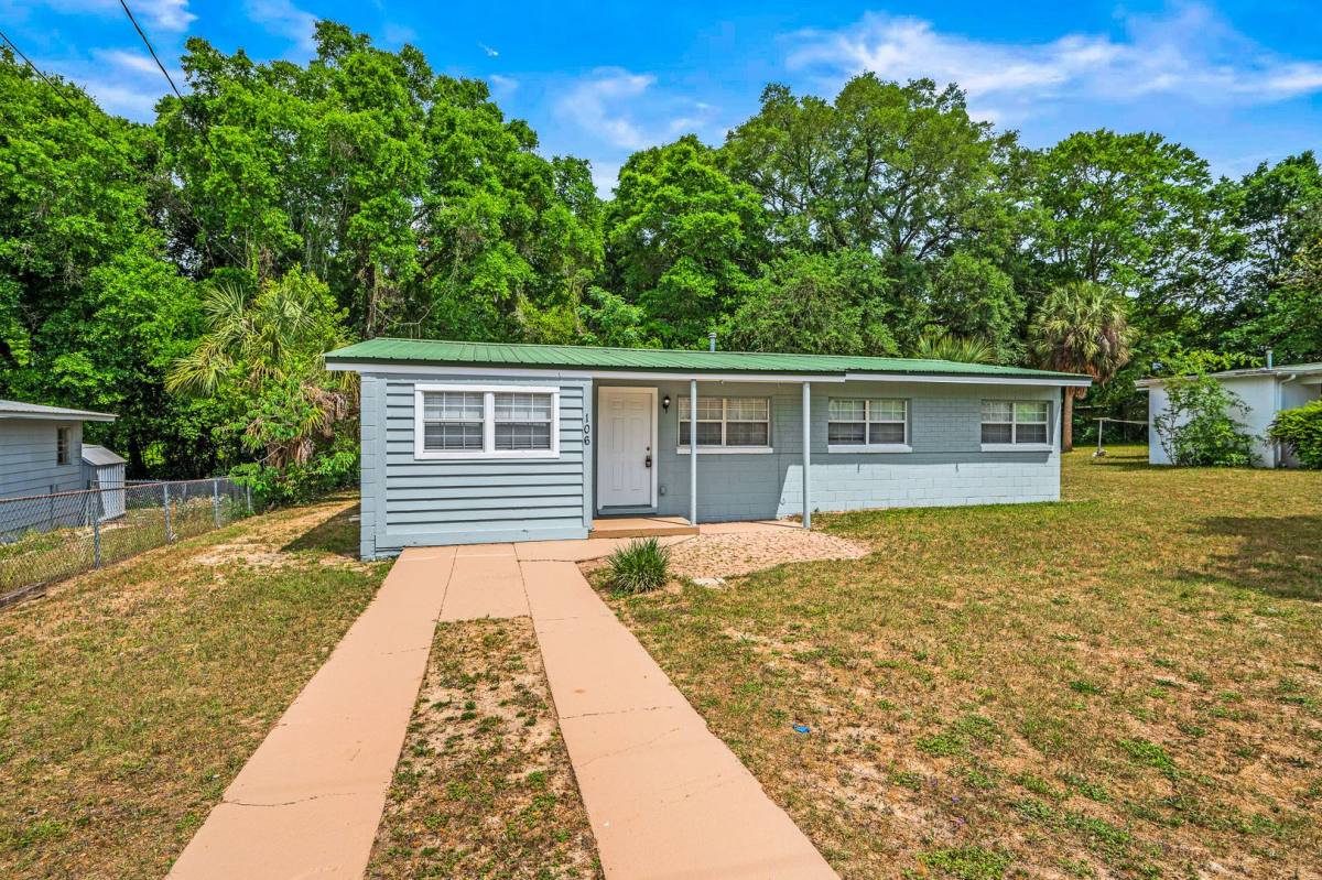 House for rent at 106 Sikes Dr, Crestview, FL 32539