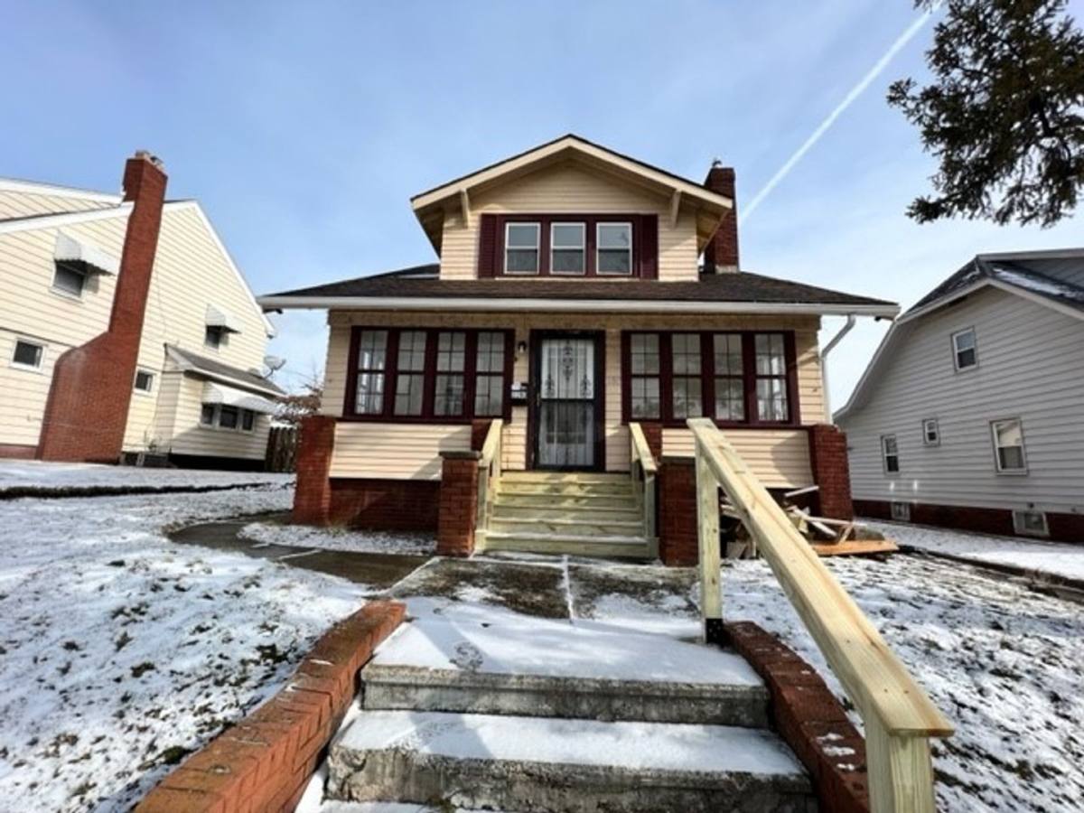 House for rent at 1193 N Main St, Akron, OH 44310