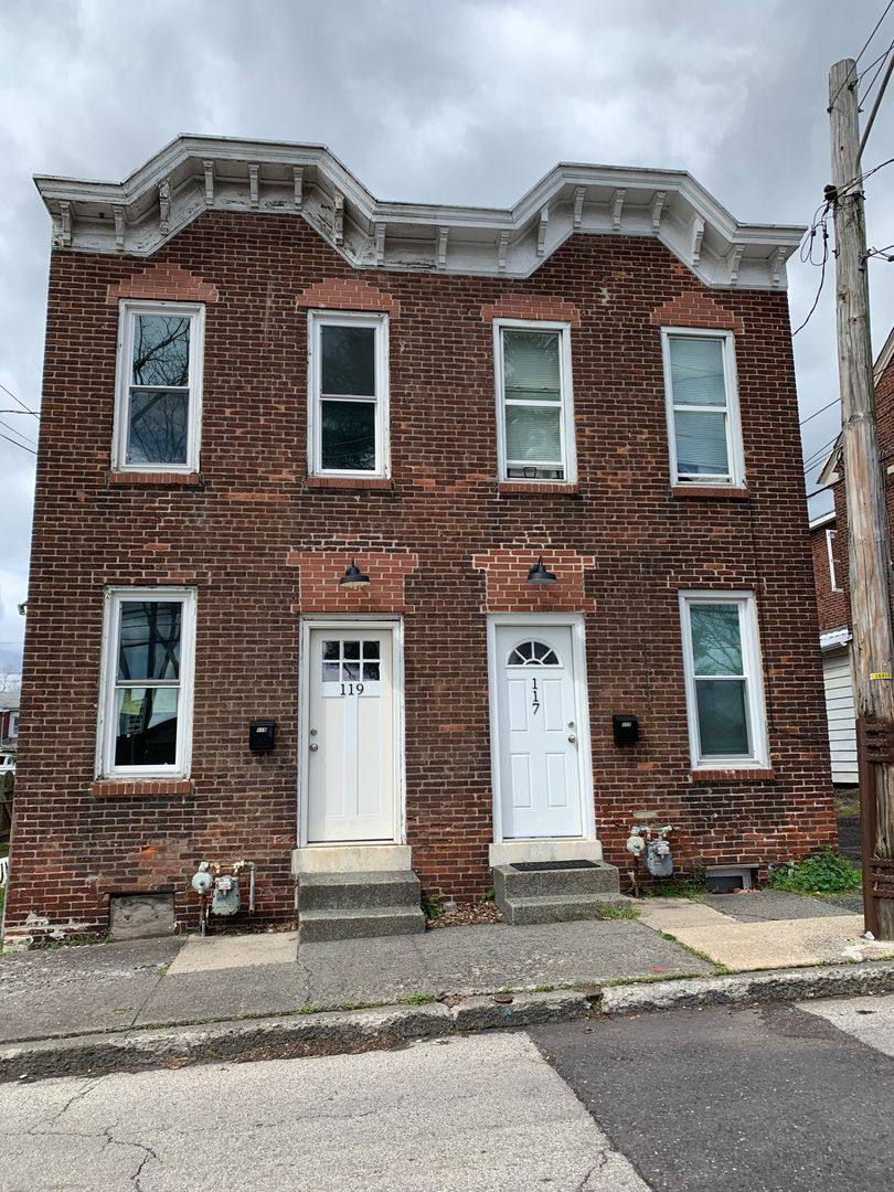 House for rent at 119 S Washington St, Pottstown, PA 19464