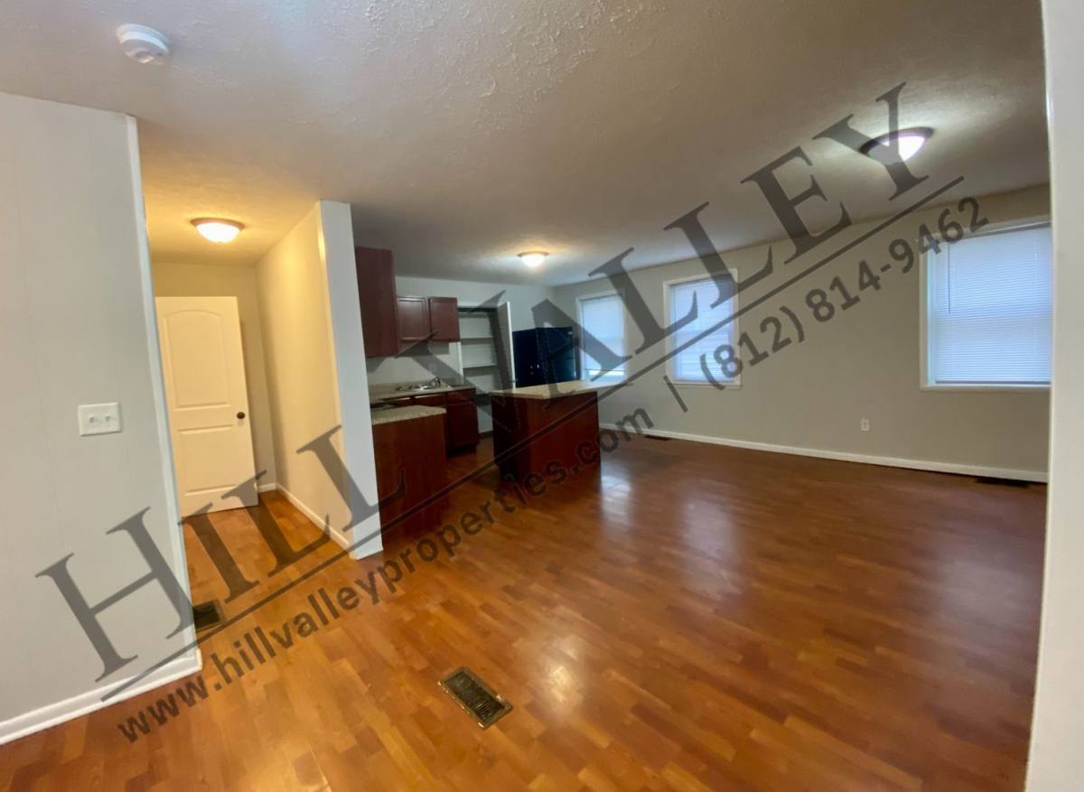 Apartment for rent at 926 S Center St, Terre Haute, IN 47807