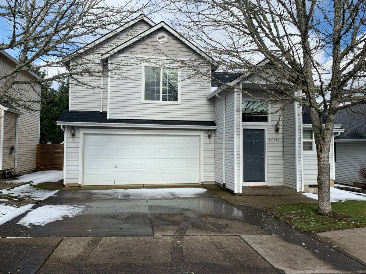 House for rent at 37757 Coralburst Ave, Sandy, OR 97055
