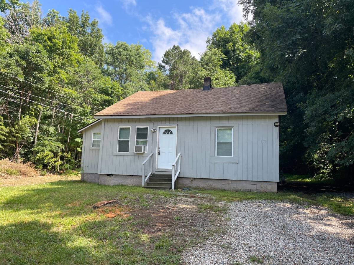 House for rent at 608 W Hill Ave N, Hillsborough, NC 27278