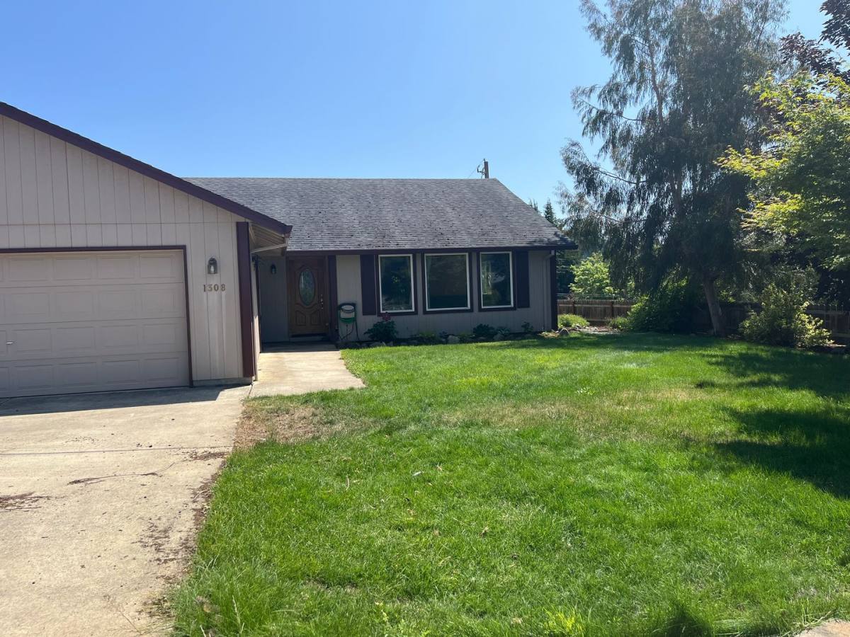 House for rent at 1308 NE Lisa Way, Myrtle Creek, OR 97457