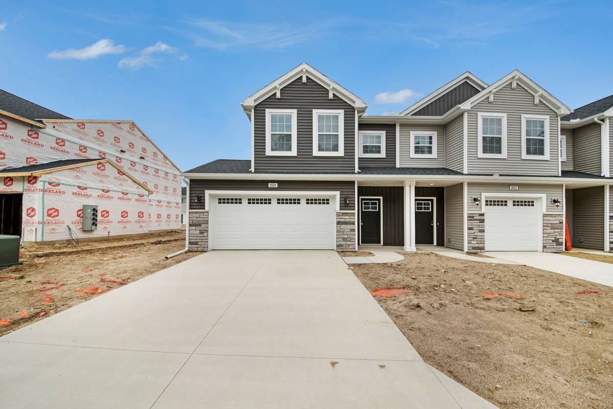 3514 Welden Dr SW, Grandville, MI 49418