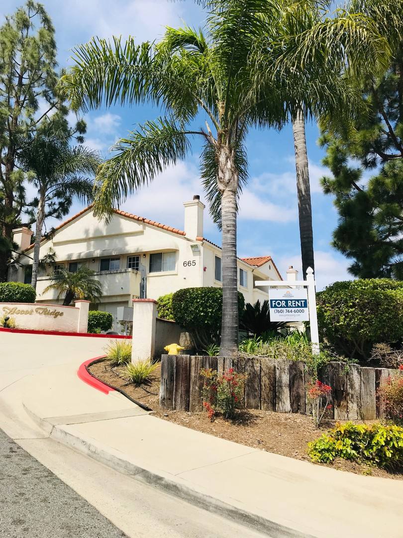 Apartment for rent at 665 Ascot Dr, Vista, CA 92083