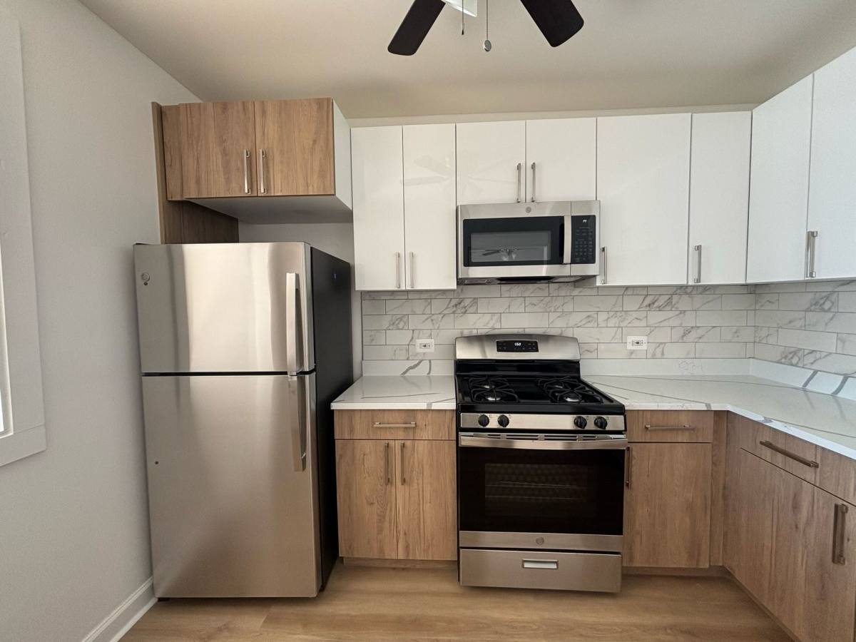 Apartment for rent at 900 N Rohlwing Rd, Addison, IL 60101