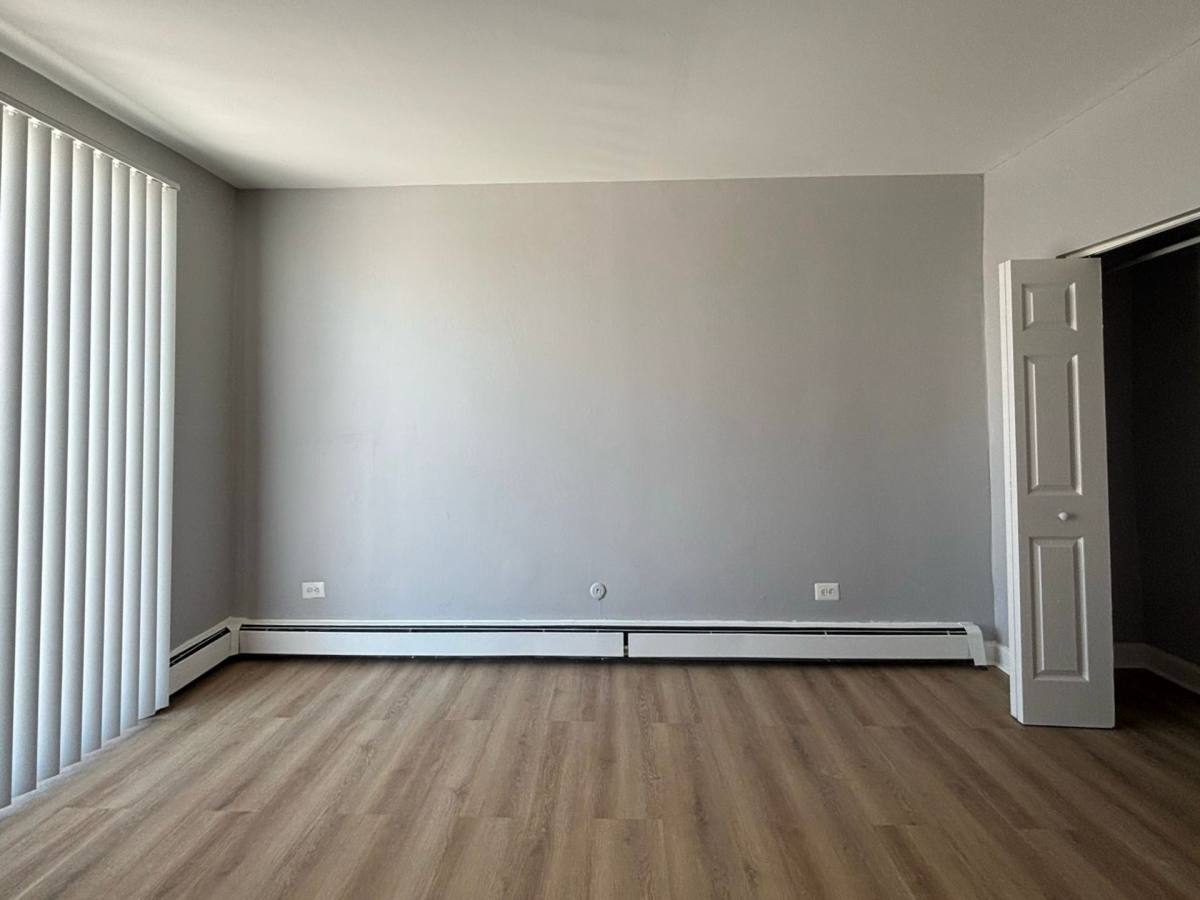 Apartment for rent at 900 N Rohlwing Rd, Addison, IL 60101