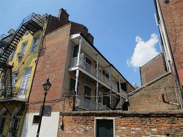 Apartment for rent at 707 Toulouse St, New Orleans, LA 70130
