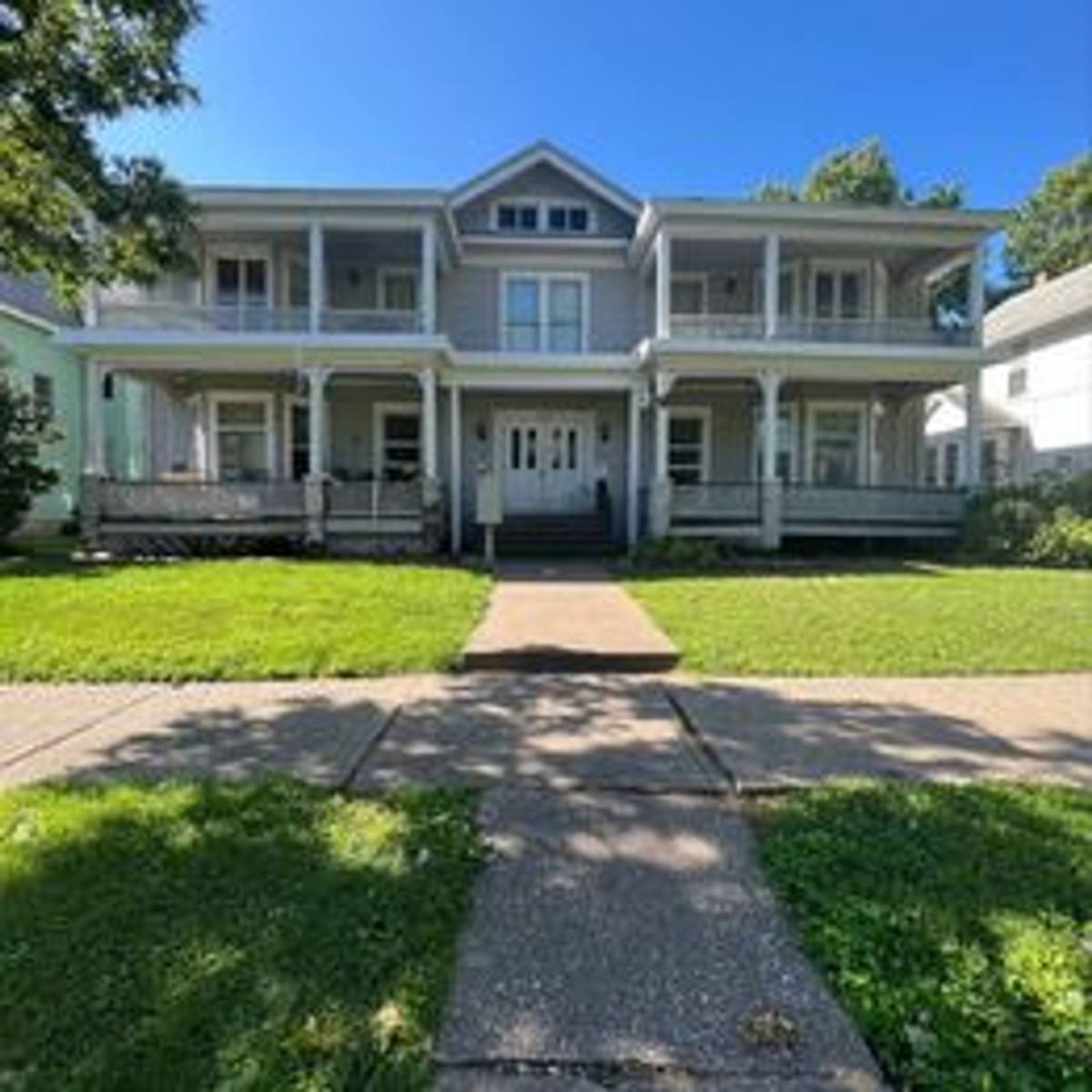 Apartment for rent at 811 E 14th, Davenport, IA 52803