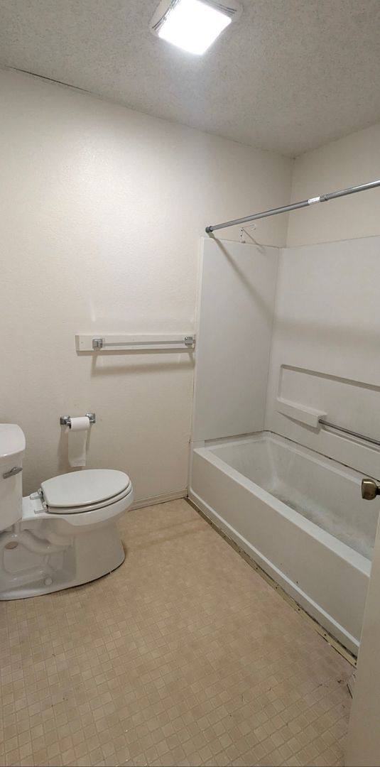 Apartment for rent at 1710 E 24th Ave, Hutchinson, KS 67502