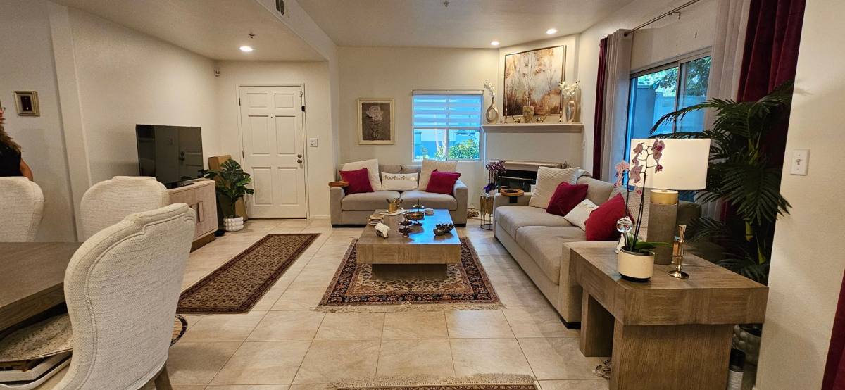 Townhouse for rent at 703 Locust St, Pasadena, CA 91101