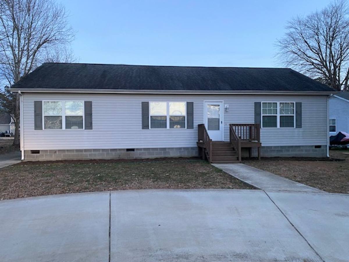 House for rent at 3089 N Riverside Dr, Lanexa, VA 23089