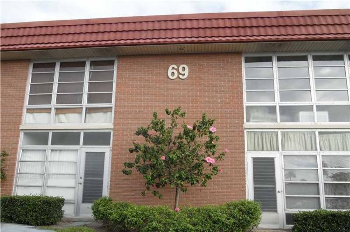 Condo for rent at 69 Royal Oak Court, Vero Beach, FL 32962