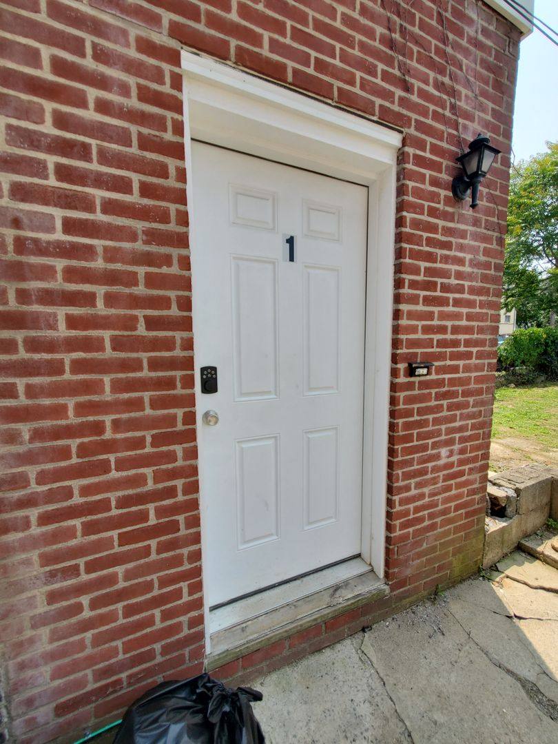 Apartment for rent at 114 N 5th St, Allentown, PA 18102