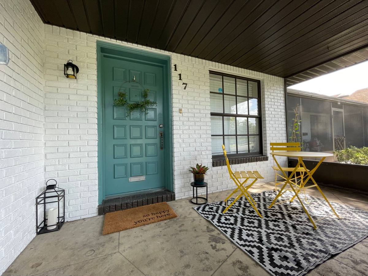 Apartment for rent at 117 E Myrtle St, Apopka, FL 32703