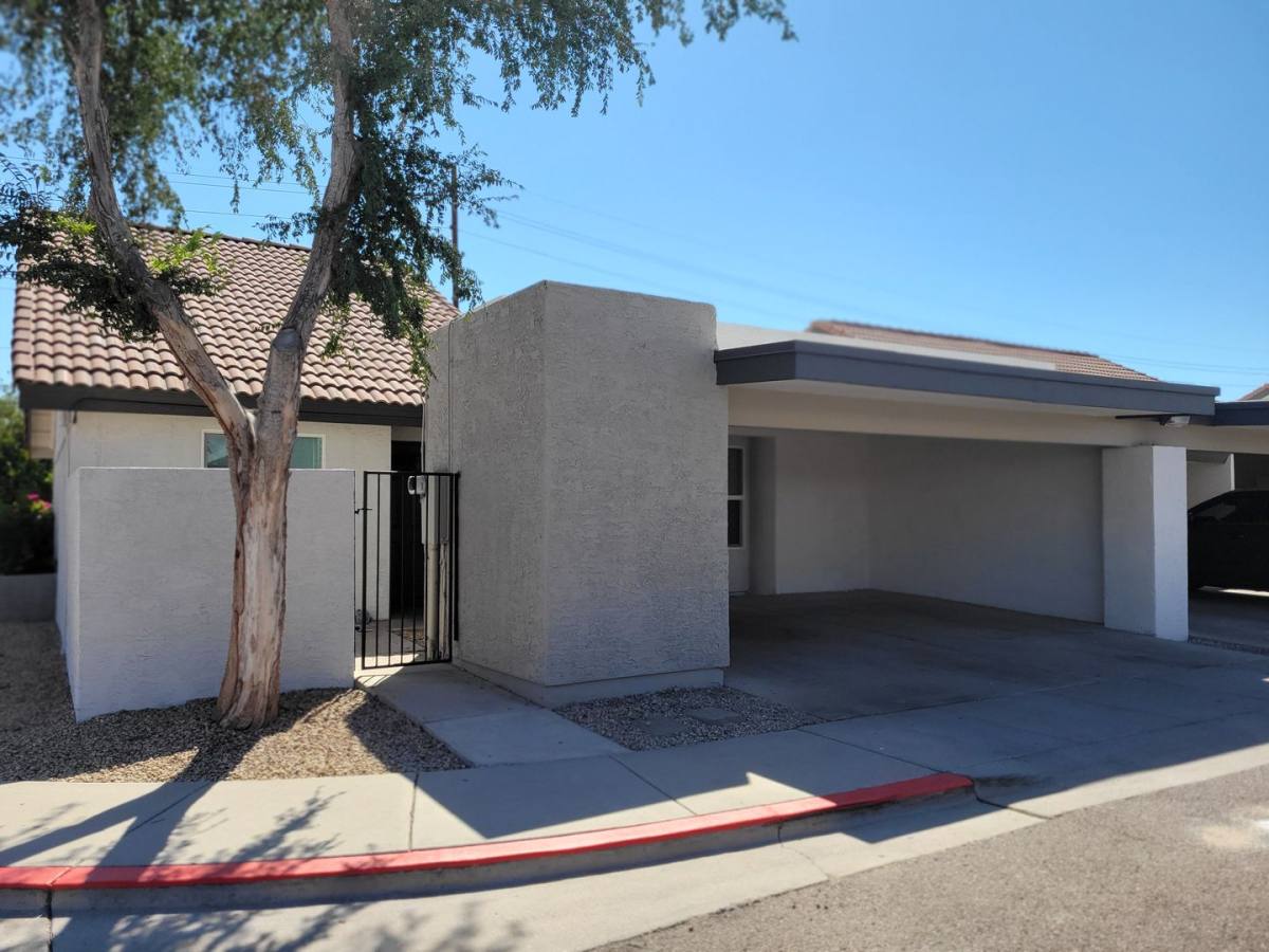 Townhouse for rent at 3025 N 24th Dr, Phoenix, AZ 85015