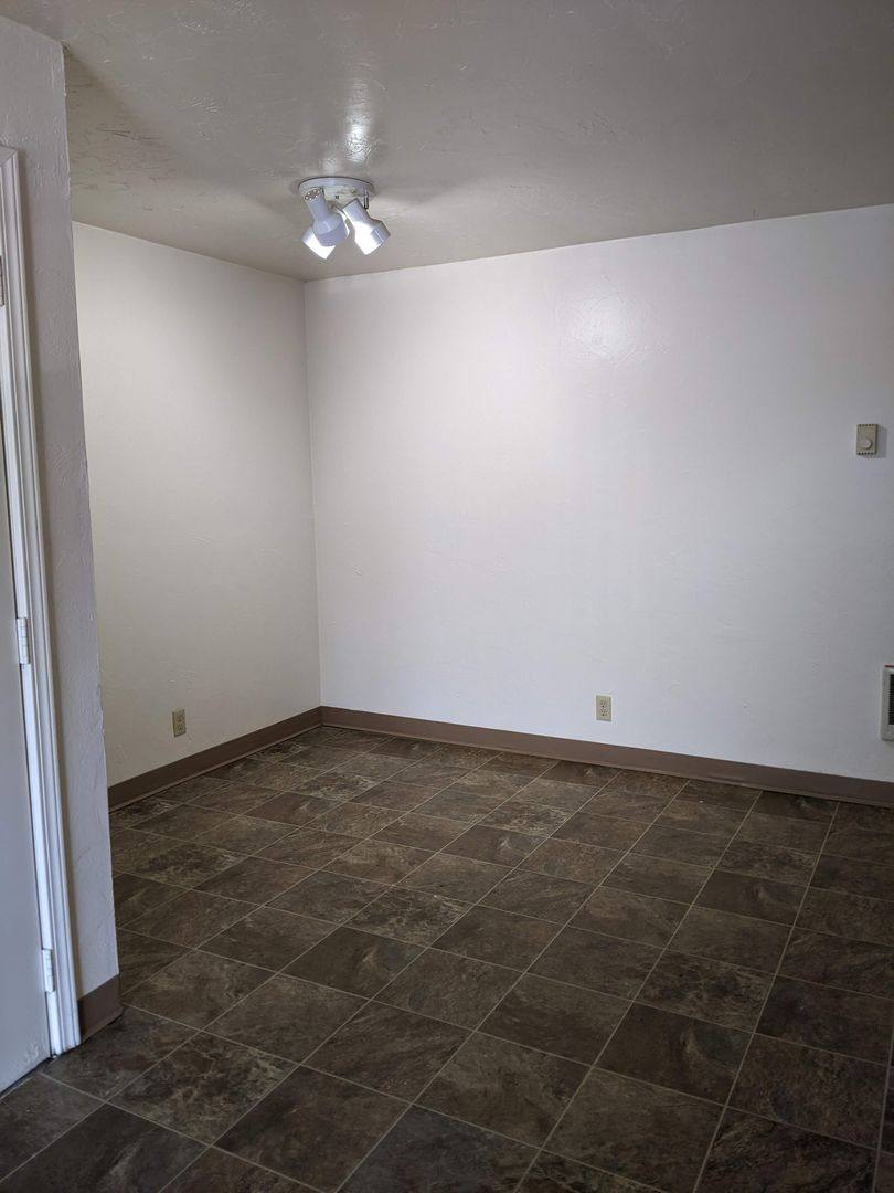 Apartment for rent at 142 Jefferson St, Eugene, OR 97402