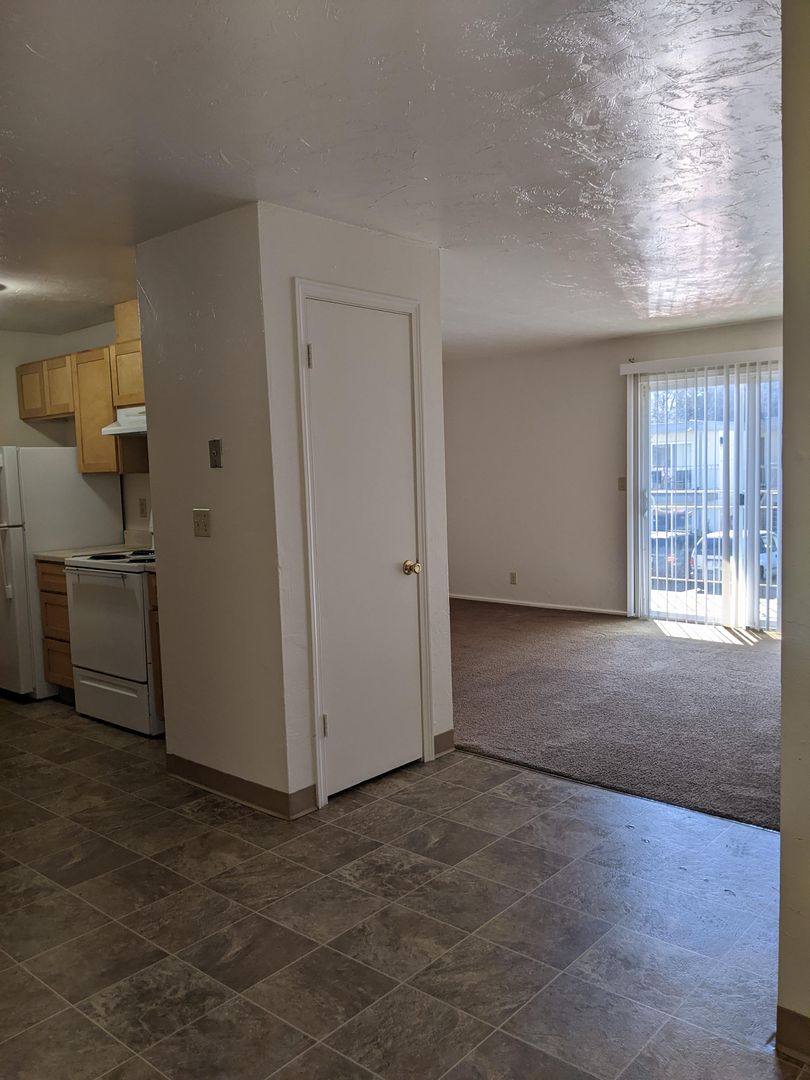 Apartment for rent at 142 Jefferson St, Eugene, OR 97402