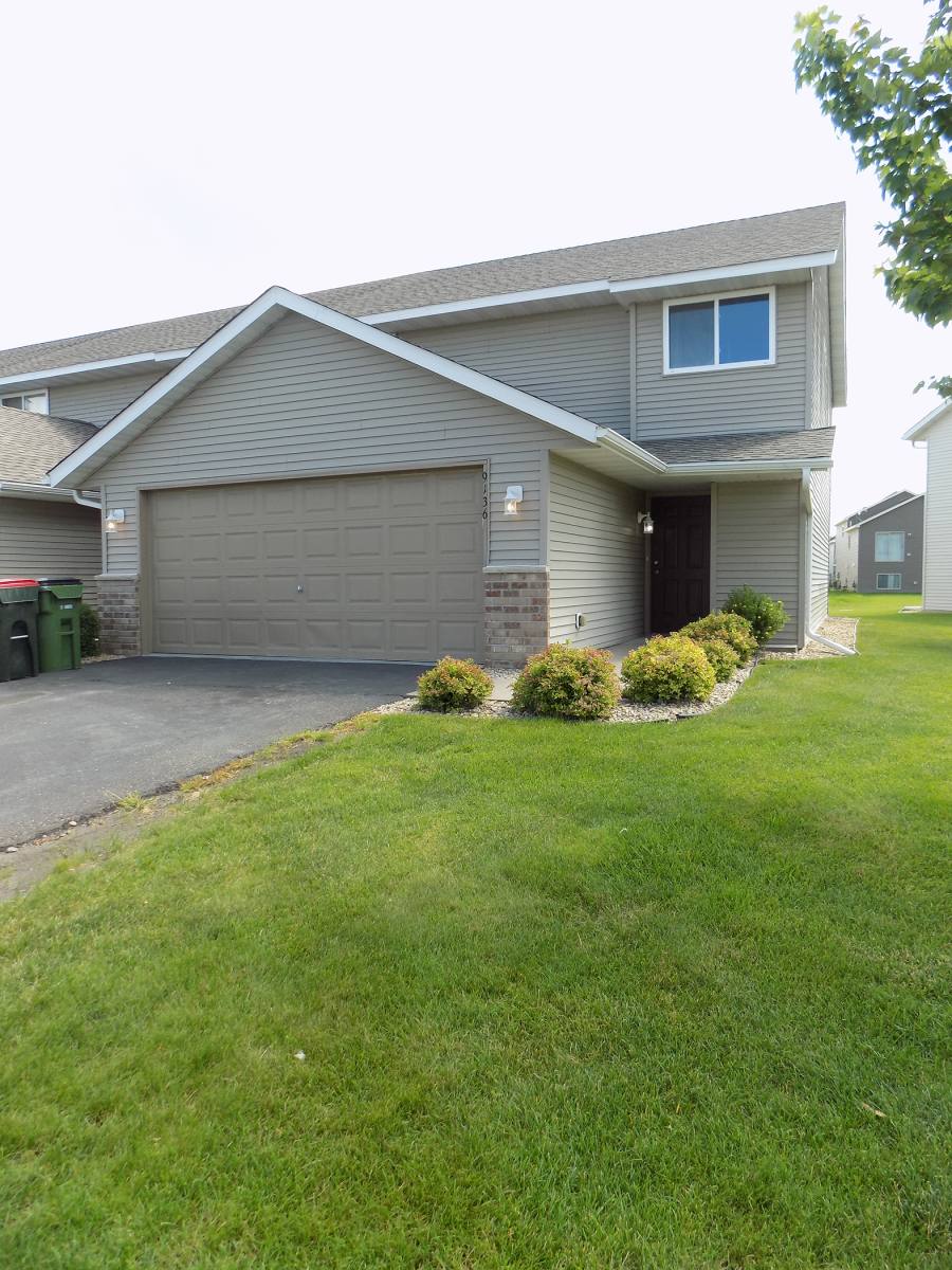 Townhouse for rent at 9136 Goodrich Dr, Monticello, MN 55362