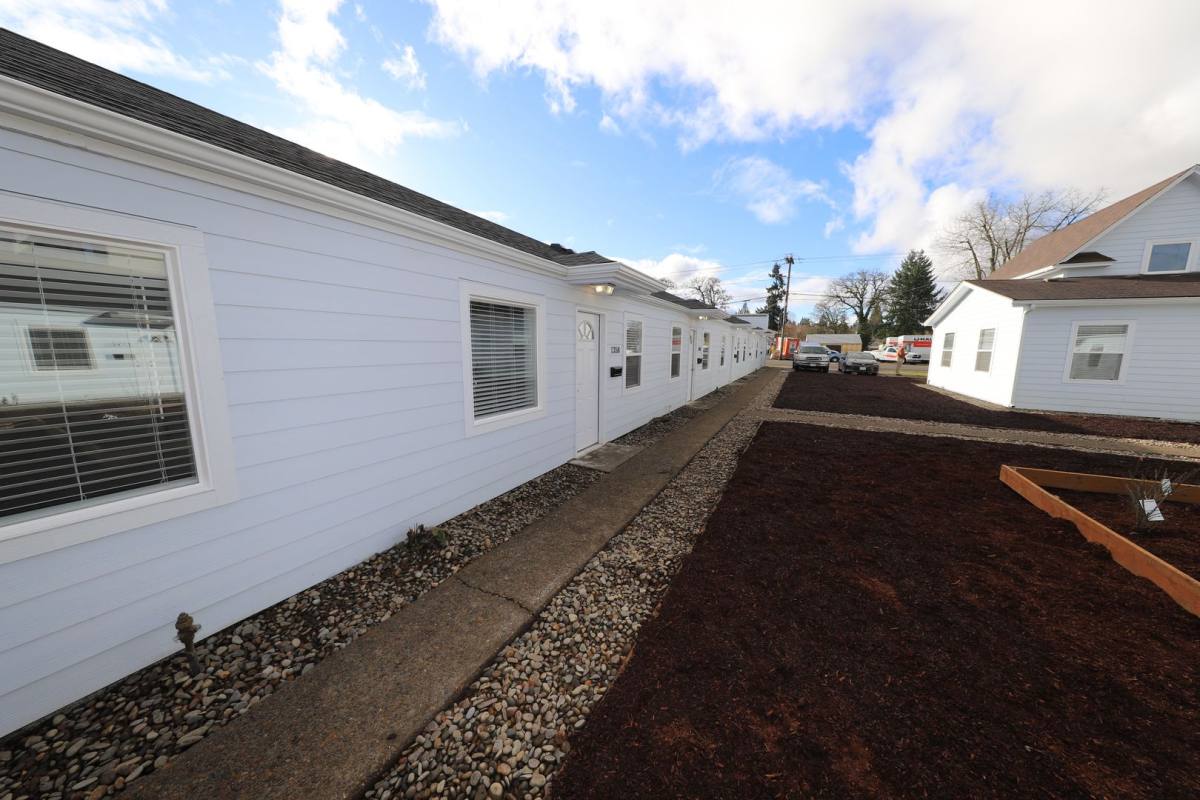 Apartment for rent at 1348 - 1366 12th St SE, Salem, OR 97302