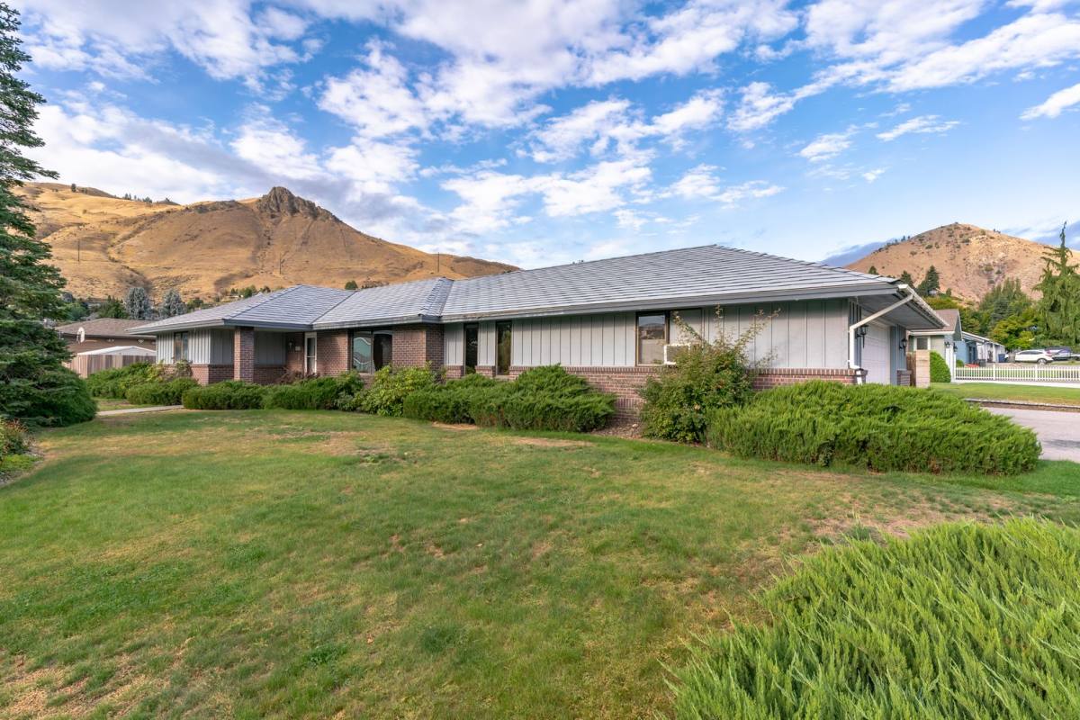 House for rent at 808 Lambert St, Wenatchee, WA 98801