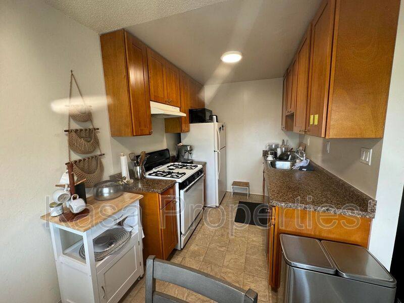 Townhouse for rent at 1947 Oregon St #7, Berkeley, CA 94703