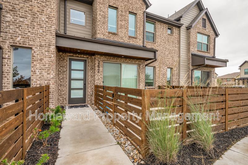Townhouse for rent at 2624 La Cumbre Way #1, Grand Prairie, TX 75054