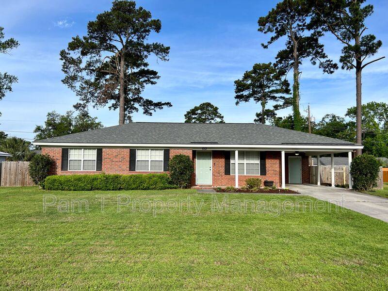 House for rent at 1013 Reita St, Savannah, GA 31410