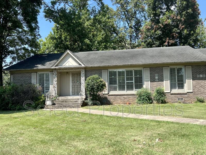 House for rent at 200 W Cherry Ave, Jonesboro, AR 72401