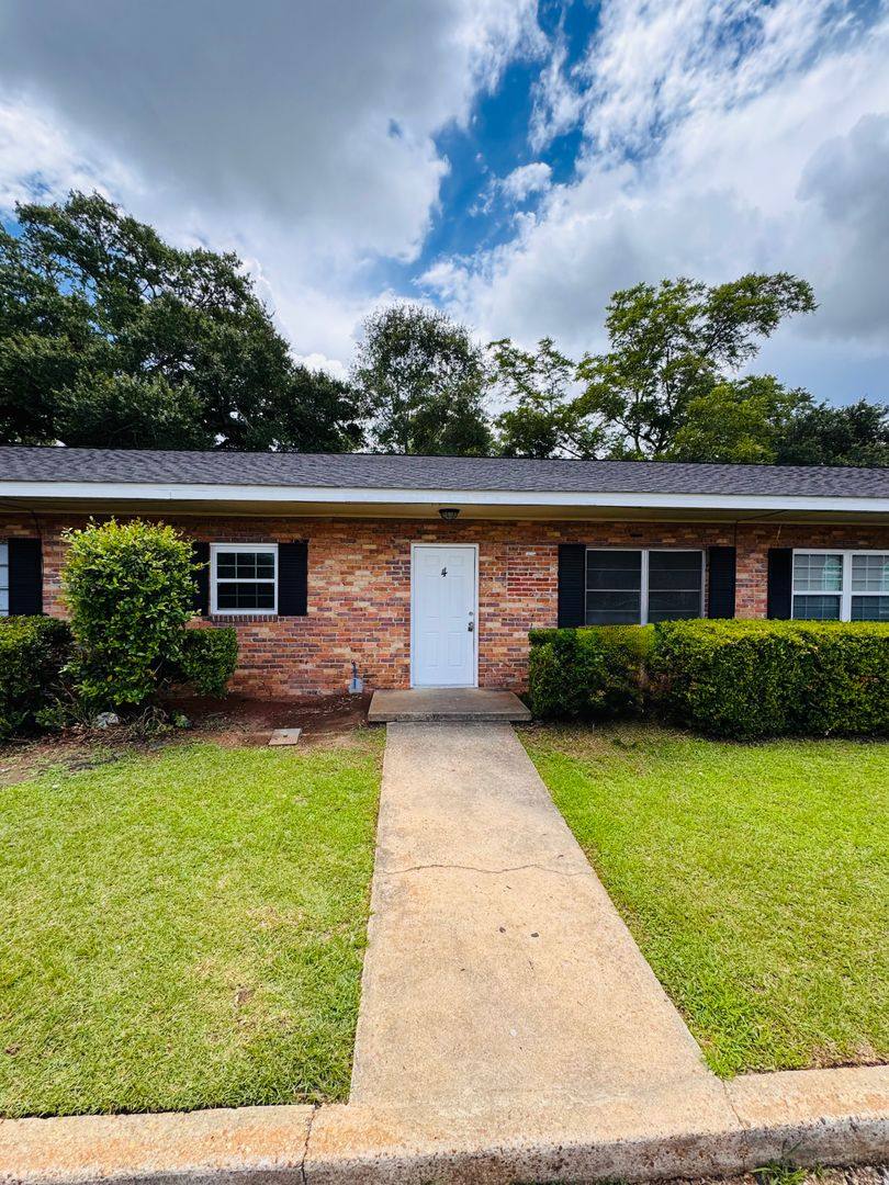 Apartment for rent at 321 Geneva Highway, Enterprise, AL 36330