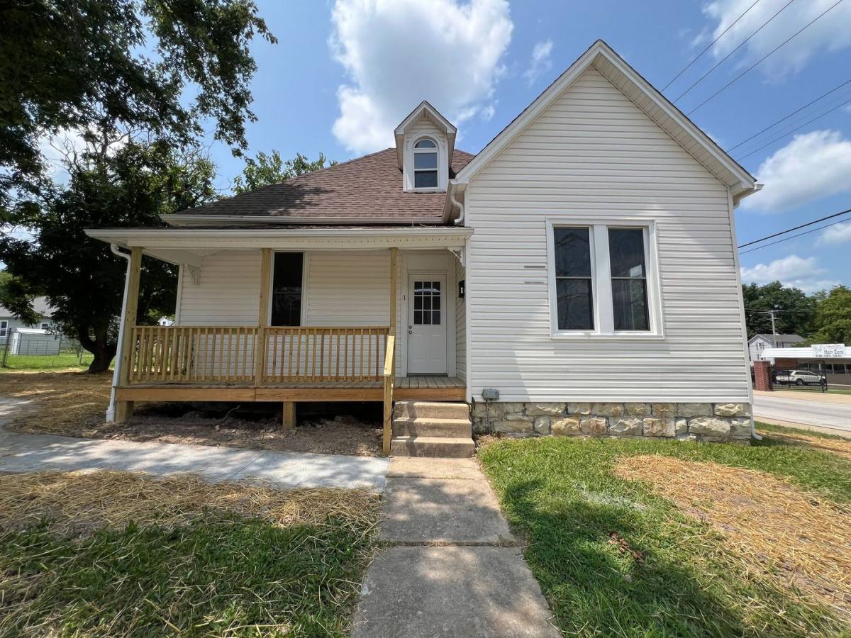 House for rent at 1 Garfield Ave, Union, MO 63084