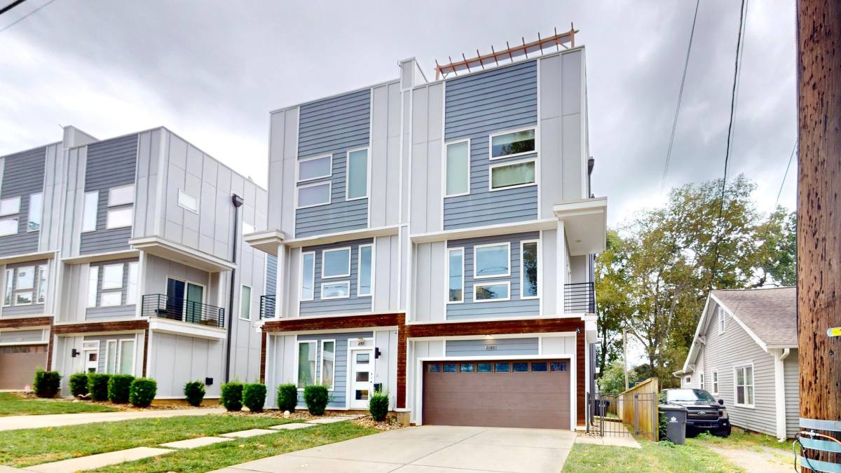 Townhouse for rent at 208-B Walnut Ave, Charlotte, NC 28208