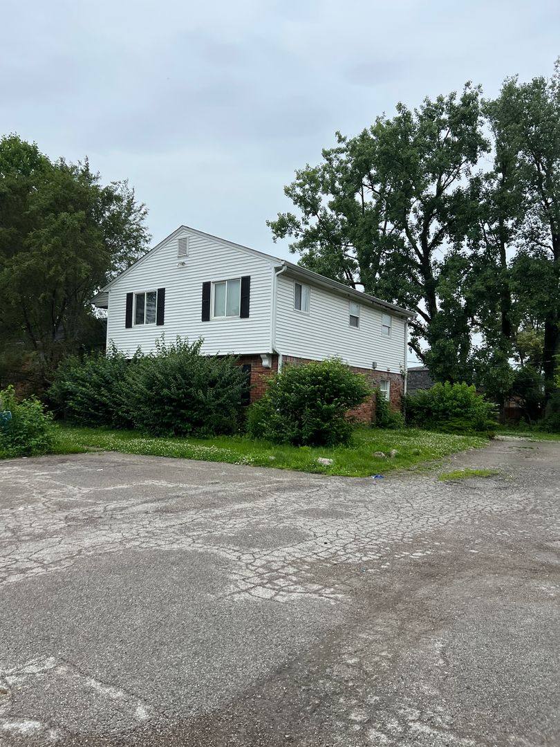 Apartment for rent at 6028 Laurel Hall Dr, Indianapolis, IN 46226